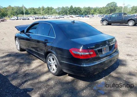 2011 Mercedes-Benz E 350 4Matic z USA, uszkodzony, nr VIN WDDHF8HB0BA356716